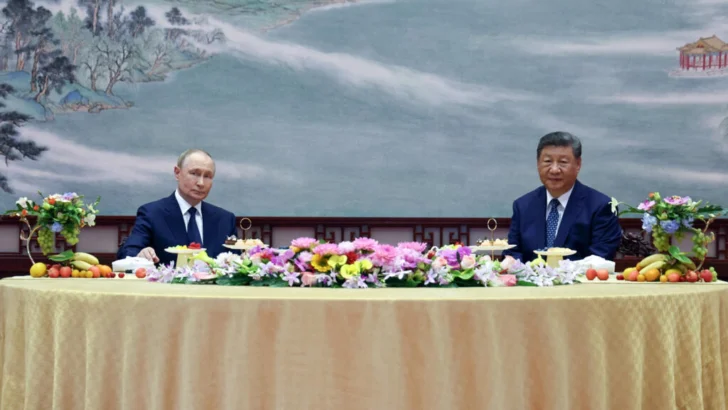 Putin y Xi destacan lazos de viejos amigos, mientras Kim de Corea del Norte viaja a Beijing