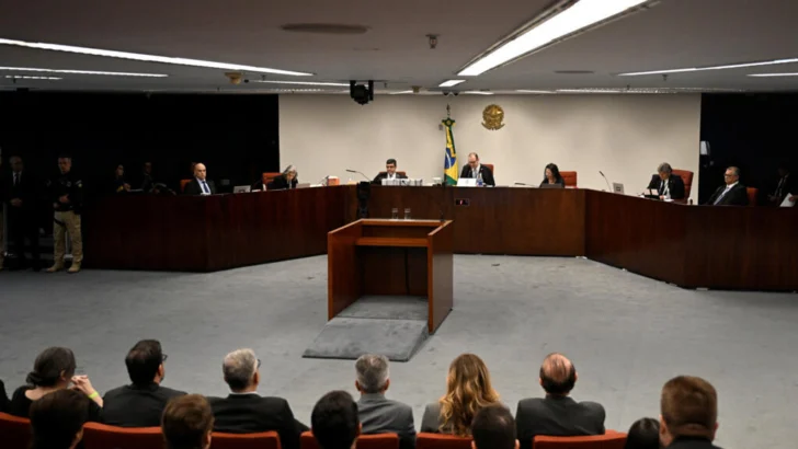 Defensa de un acusado admite que hubo planes golpistas; abogado de Bolsonaro alega que no hay pruebas