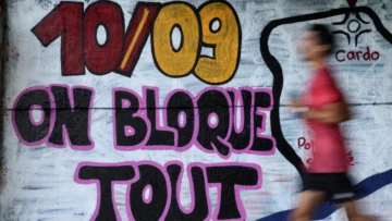 Protesta nacional en Francia bajo la consigna 'Bloqueemos todo' Protesta nacional en Francia bajo la consigna 'Bloqueemos todo'