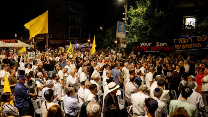 En Jerusalén, los israelíes siguen exigiendo la liberación de los rehenes de Hamás