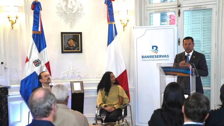 Banreservas y Embajada Dominicana en Francia celebran conversatorio con Melissa Roedán