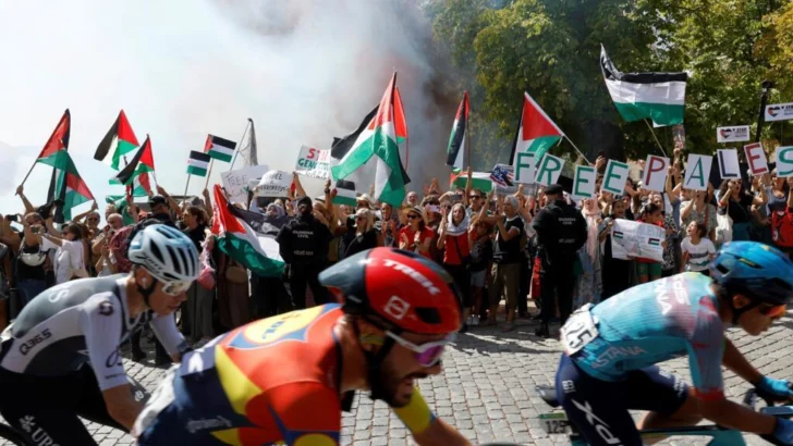 Pedro Sánchez expresa su 'orgullo' ante las protestas propalestinas en la Vuelta a España