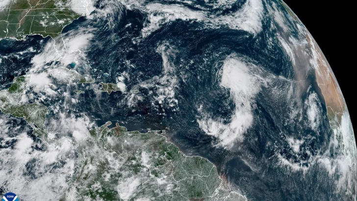Tormenta Gabrielle surge en el Atlántico con la perspectiva de ser huracán el domingo