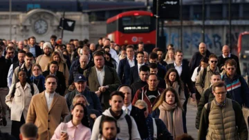Cómo Reino Unido endurecerá los requisitos para que los migrantes obtengan la residencia permanente Cómo Reino Unido endurecerá los requisitos para que los migrantes obtengan la residencia permanente
