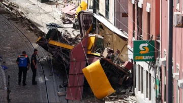 'Cuando levantaron el techo empecé a ver los cadáveres': los duros testimonios sobre el accidente de un funicular en Lisboa que dejó 16 muertos