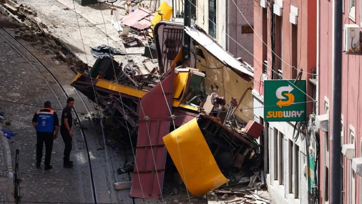 'Colapsó como una caja de cartón': los testimonios sobre el accidente de un funicular en Lisboa que dejó 16 muertos