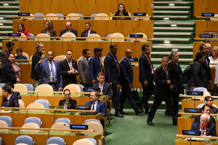 El momento en el que decenas abuchean a Netanyahu y se retiran de la Asamblea General de la ONU cuando el mandatario de Israel sube al estrado