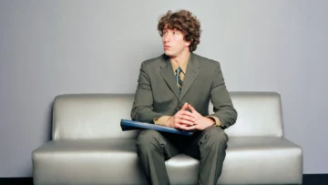 Por qué es tan difícil para los jóvenes encontrar trabajo en este momento (y qué habilidades necesitan para tener éxito, según un experto de LinkedIn)