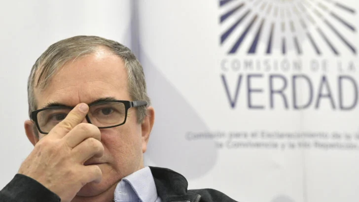 Exjefes de las FARC reciben una primera sentencia por miles de secuestros en Colombia