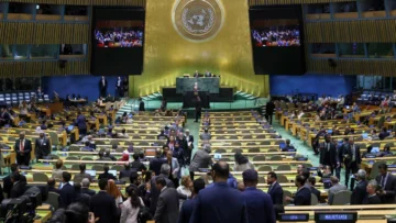 El momento en que decenas abuchean a Netanyahu y se retiran de la Asamblea General de la ONU cuando el mandatario de Israel sube al estrado