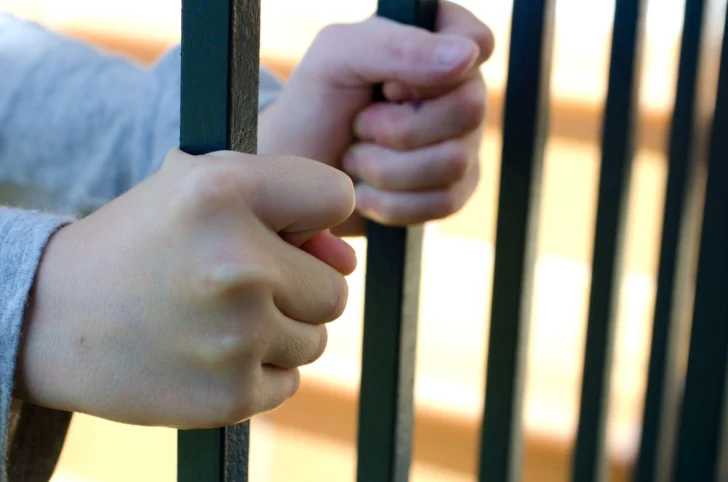 'Mi mamá está muerta y mi papá me maltrataba': el caso de la niña que no quiere regresar a su país y a la que el gobierno de Donald Trump intenta deportar