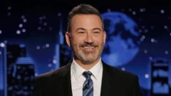 Quién es Jimmy Kimmel y qué dijo sobre el asesinato de Charlie Kirk para que suspendieran su programa de TV
