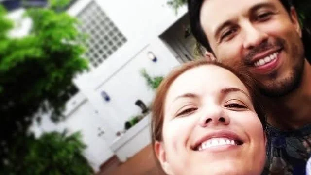 Cómo sobrevivir a la muerte del amor de tu vida: la reflexión de una experiodista de BBC Mundo que perdió a su marido de forma prematura