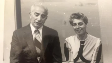Sylvia Bloom, la secretaria que amasó millones copiando en secreto las inversiones de los abogados para los cuales trabajaba