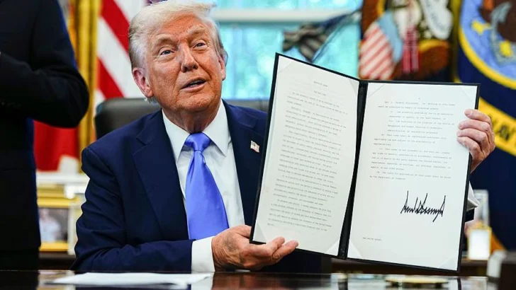 Trump impone una tarifa de US$100.000 para las visas H-1B destinadas a trabajadores cualificados