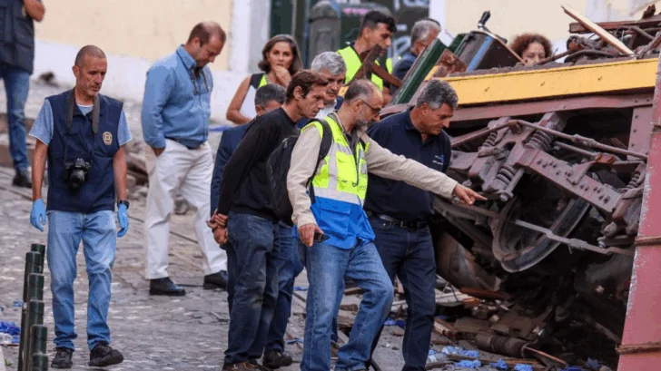 Qué se sabe del accidente del histórico funicular de Lisboa que dejó al menos 16 muertos
