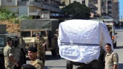 La OLP entrega armas del mayor campo de refugiados palestinos al ejército libanés