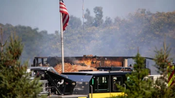 Mueren al menos 2 personas en un tiroteo y un incendio en una en una iglesia mormona en Michigan