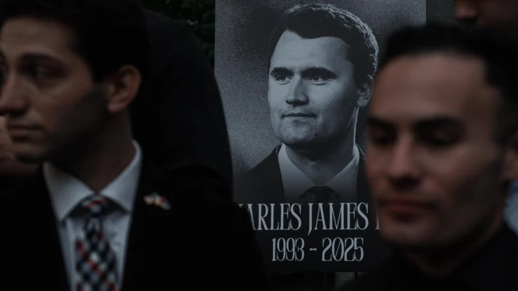 Agente del Servicio Secreto entre despedidos por aludir al racismo del asesinado Charlie Kirk