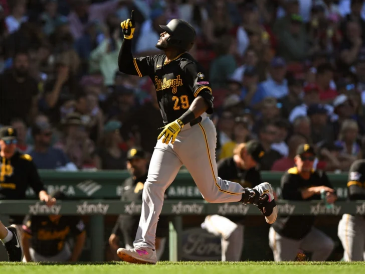 HR de Canario da la victoria a los Piratas ante los Dodgers