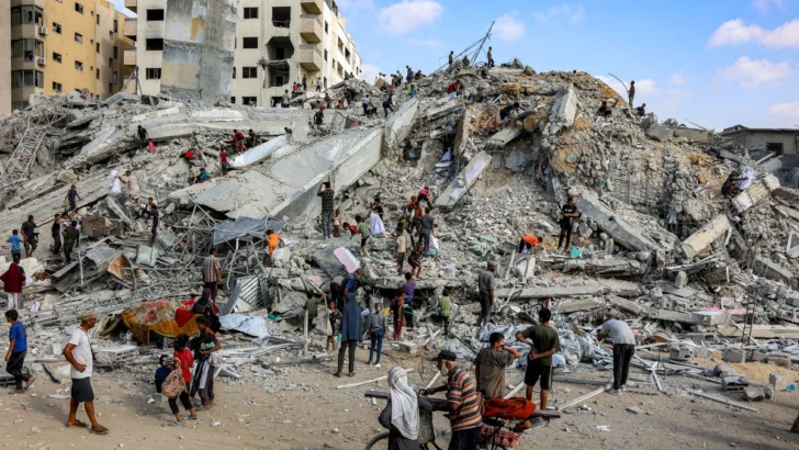 Israel destruye otro gran edificio de viviendas en Ciudad de Gaza