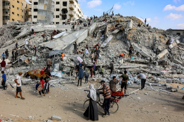 Israel destruye otro gran edificio de viviendas en Ciudad de Gaza
