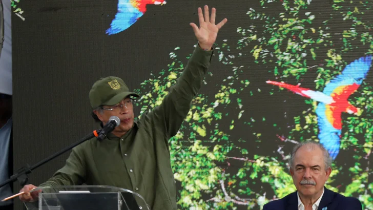 Petro se adelanta y celebra triunfo de la izquierda en elecciones peruanas