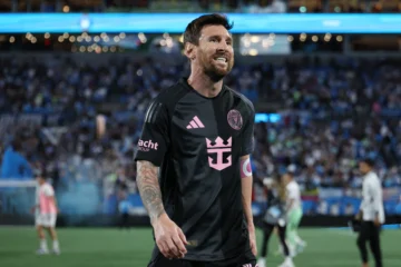 Messi falla un penal 