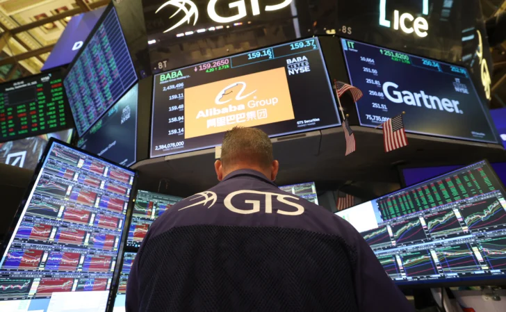 Wall Street cierra en rojo tras desinflarse el impulso de las tecnológicas