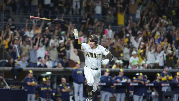 Los Padres aseguran ir a los playoffs con victoria en el undécimo inning
