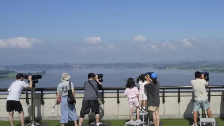 Corea del Sur: Seúl suspende La Voz de la Libertad, una emisora de radio que transmitía al Norte