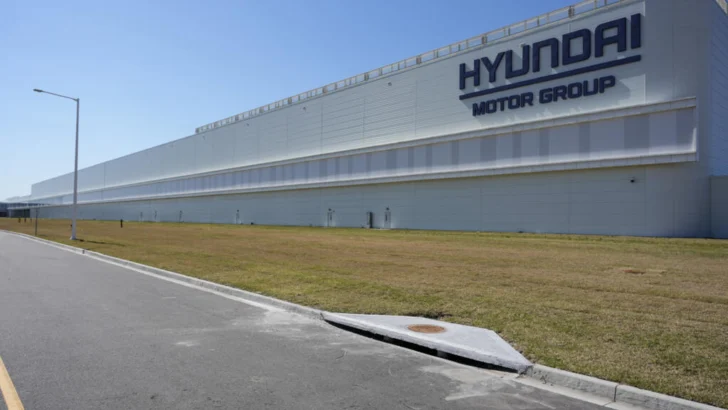 Seúl reacciona a masiva detención de surcoreanos en planta conjunta de Hyundai y LG en EE. UU.