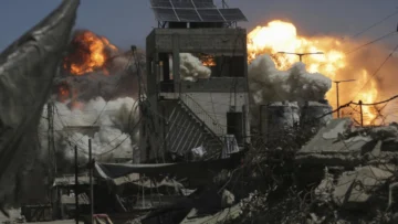 Israel intensifica bombardeos sobre Ciudad de Gaza y deja decenas de muertos