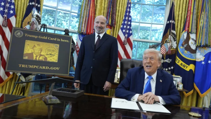 Trump impone el pago de 100 000 dólares para visa de trabajo en sector tecnológico
