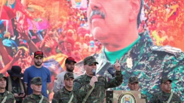 Maduro se prepara para declarar el estado de excepción ante un eventual ataque de Estados Unidos Maduro se prepara para declarar el estado de excepción ante un eventual ataque de Estados Unidos