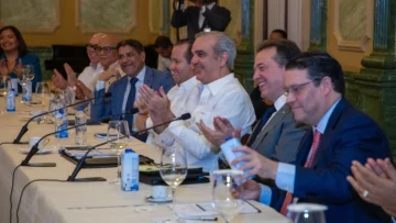 Abinader recibió a empresarios 