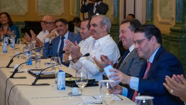 Abinader recibió a empresarios 'confiados' con el crecimiento del país