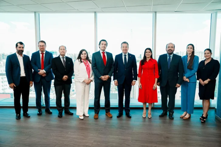 Ito Bisonó recibe misión del FMI para revisar avances económicos y productivos de RD
