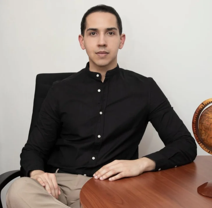  Psicólogo Carlos Cano
