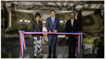  Ceremonia apertura con el Ministro Roberto Angel y la maestra Elsa Núñez y Amaury Sánchez, vice ministro.