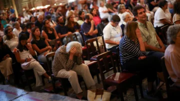 En Lisboa, los residentes en estado de shock tras el accidente del funicular de la Gloria En Lisboa, los residentes en estado de shock tras el accidente del funicular de la Gloria
