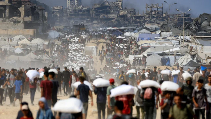 Israel pide a los habitantes de Gaza partir a una 'zona humanitaria' al sur