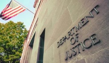 Trump crea grupo especial contra 'izquierda radical' y dice 'derecha puede reaccionar' violentamente