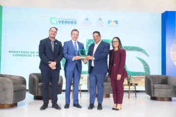 MICM recibe reconocimiento por su liderazgo en Política de Compras Verdes MICM recibe reconocimiento por su liderazgo en Política de Compras Verdes