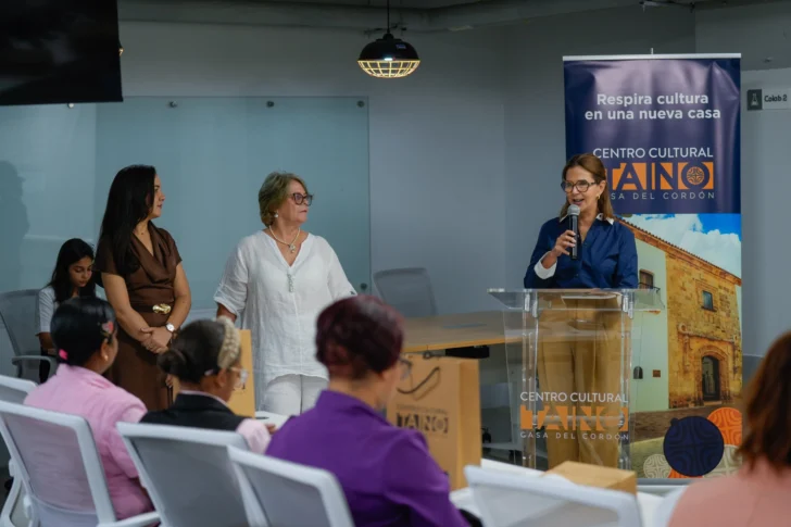 Centro Cultural Taíno Casa del Cordón presenta a docentes guía didáctica