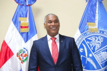 Decano Gerardo Roa celebra la creación del Premio Hispanoamericano de Poesía José Mármol