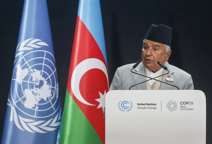 El presidente de Nepal promete una salida constitucional a la crisis tras caer el Gobierno