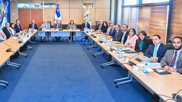 FMI concluye revisión, destaca paz social y estabilidad económica de RD  
