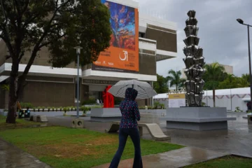 Feria del Libro suspende actividades de hoy por alerta roja en Santo Domingo
