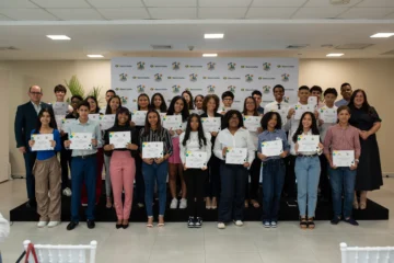 Banco Caribe celebra graduación de su programa de pasantías de verano Banco Caribe celebra graduación de su programa de pasantías de verano